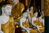 Süd-Myanmar: Budda- und Tempelfiguren